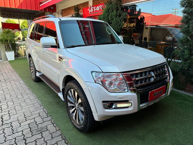 Mitsubishi Pajero HPE Full 3.2 4x4 T.I.Dies. 5p Aut