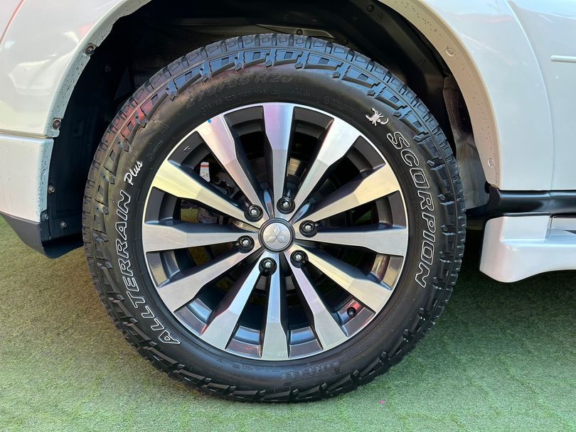 Mitsubishi Pajero HPE Full 3.2 4x4 T.I.Dies. 5p Aut