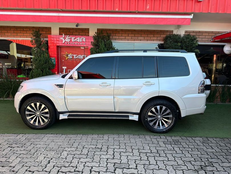 Mitsubishi Pajero HPE Full 3.2 4x4 T.I.Dies. 5p Aut
