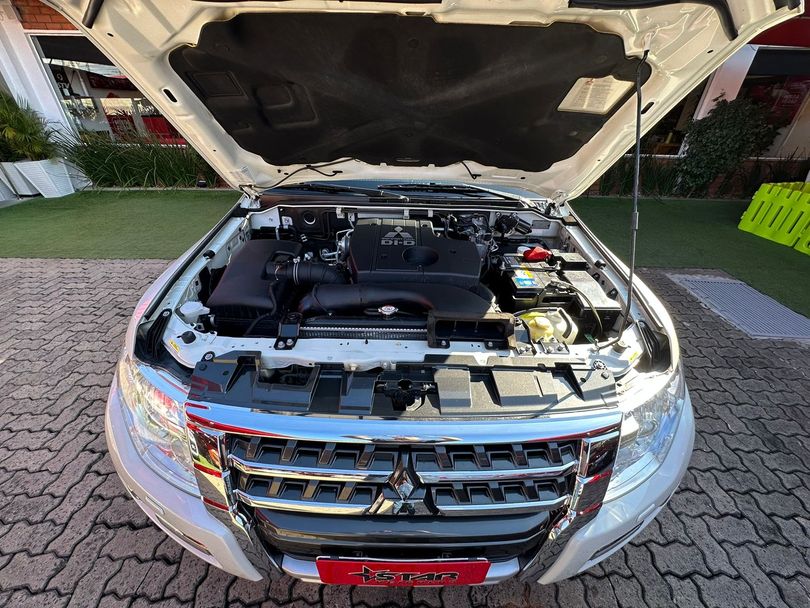 Mitsubishi Pajero HPE Full 3.2 4x4 T.I.Dies. 5p Aut