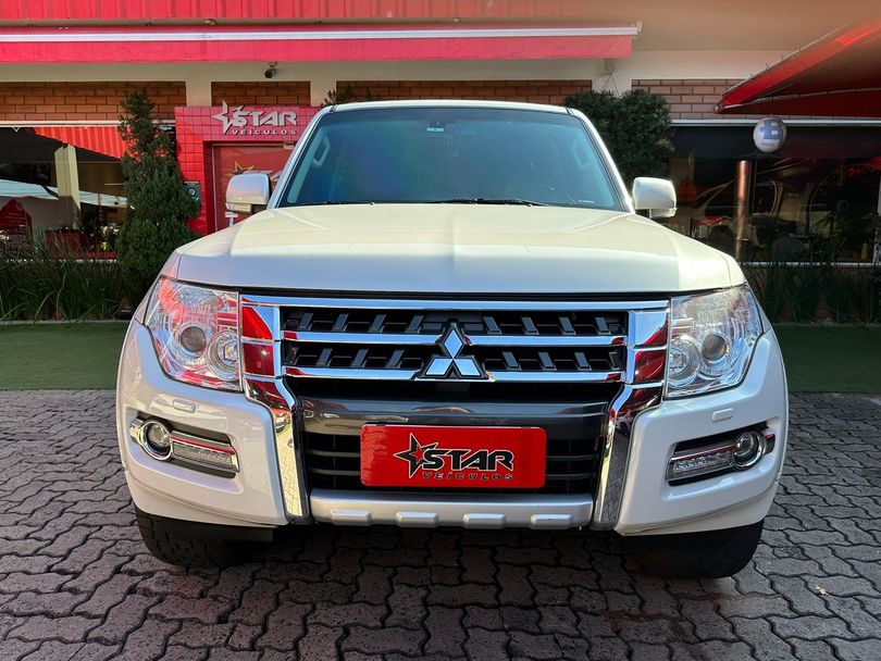 Mitsubishi Pajero HPE Full 3.2 4x4 T.I.Dies. 5p Aut