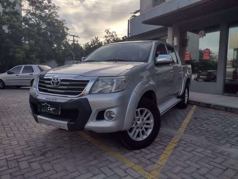 Toyota Hilux CD SRV 4x4 2.7 Flex 16V Aut.
