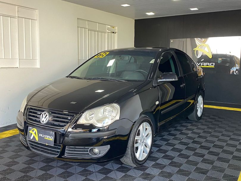 VolksWagen Polo Sedan 1.6 Mi Total Flex 8V 4p