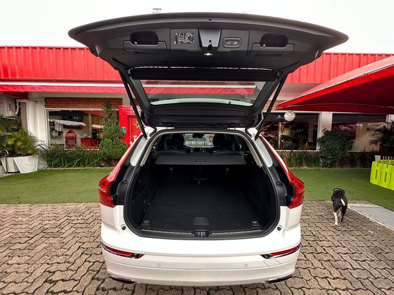 Volvo T8 2.0 HYBRID INSCRIPTION AWD GEARTRONIC