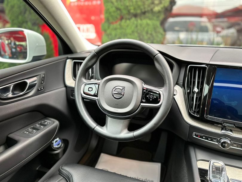 Volvo T8 2.0 HYBRID INSCRIPTION AWD GEARTRONIC