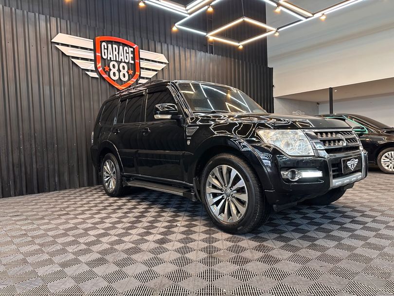 Mitsubishi Pajero HPE Full 3.2 4x4 T.I.Dies. 5p Aut
