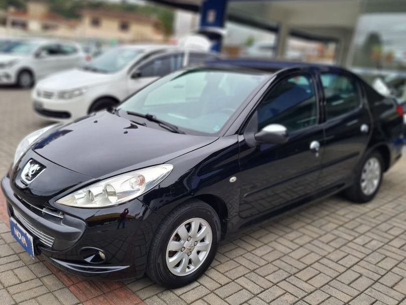 Peugeot 207 Sedan Passion XR 1.4 Flex 8V 4p