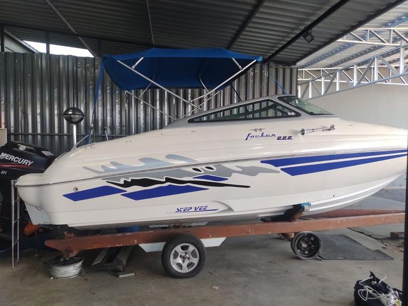 FIBRAFORT FOCKER 222 PROA ABERTA
