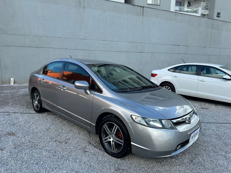 Honda Civic Sedan LXS 1.8/1.8 Flex 16V Aut. 4p