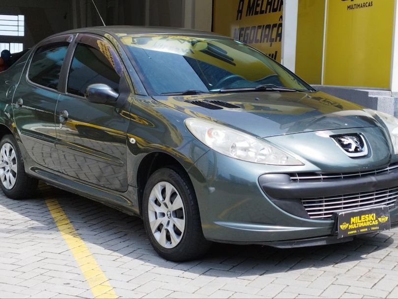 Peugeot 207 Sedan Passion XR 1.4 Flex 8V 4p