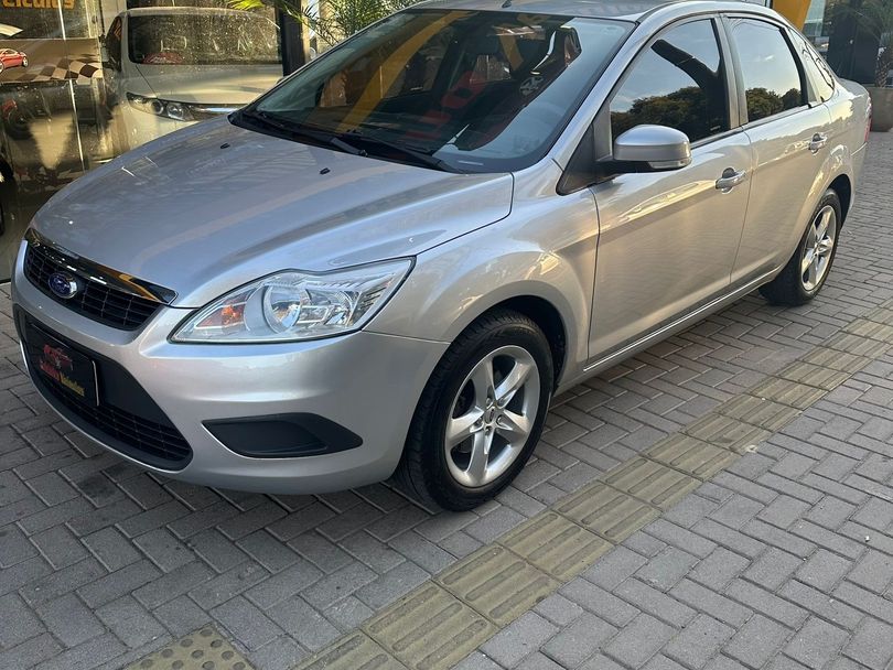 Ford Focus Sedan 2.0 16V/2.0 16V Flex 4p