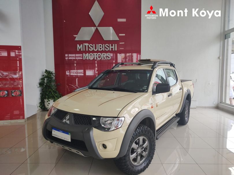 Mitsubishi L200 Triton Savana 3.2 CD TBI Dies. Mec.