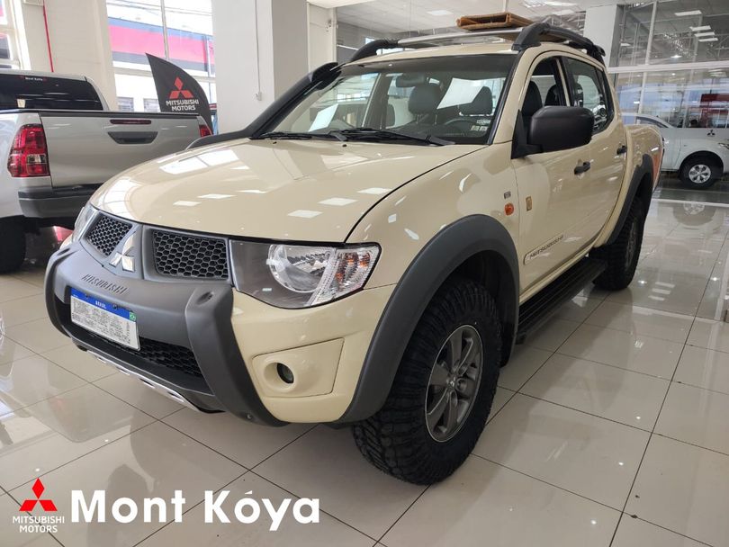 Mitsubishi L200 Triton Savana 3.2 CD TBI Dies. Mec.