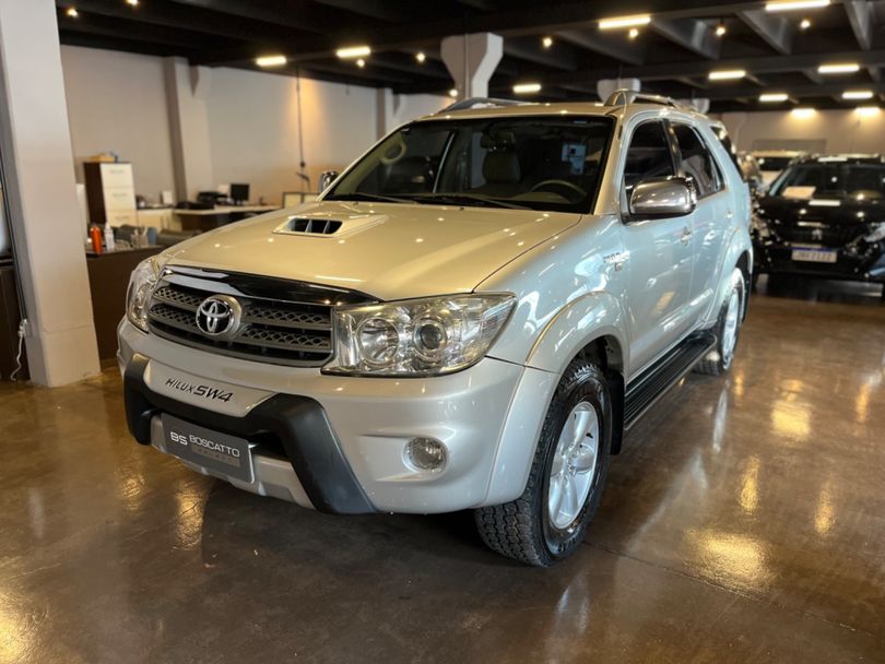 Toyota Hilux SW4 SRV D4-D 4x4 3.0 TDI Dies. Aut