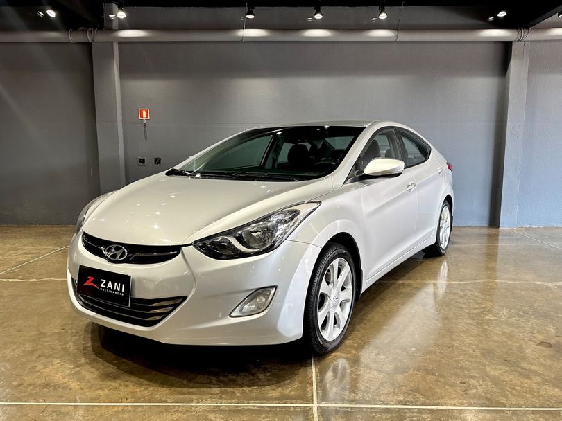 Hyundai Elantra GLS 1.8 16V Aut.