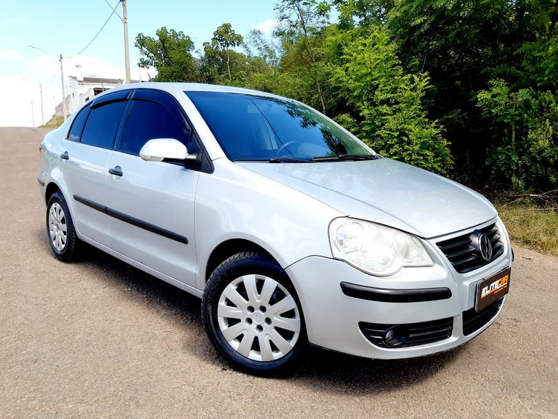VolksWagen Polo Sedan 1.6 Mi Total Flex 8V 4p