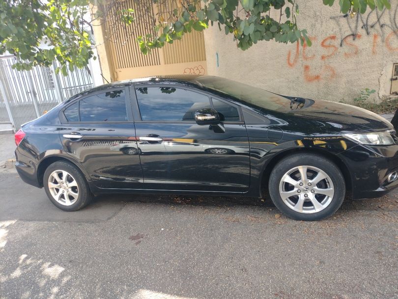 Honda Civic Sedan EXS 1.8/1.8 Flex 16V Aut. 4p