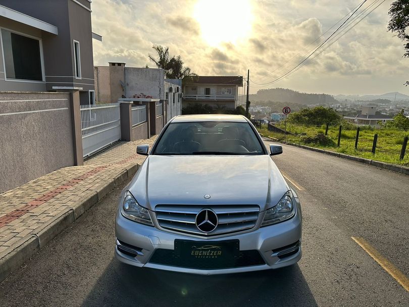 Mercedes C-180 CGI Sport 1.6 TB 16V 156cv Aut.