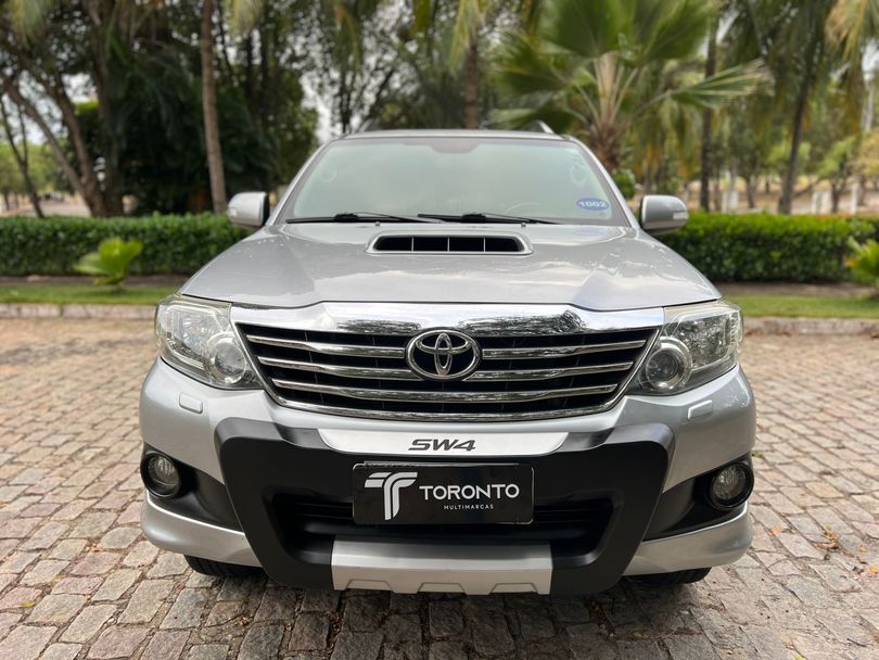 Toyota Hilux SW4 SRV D4-D 4x4 3.0 TDI Dies. Aut