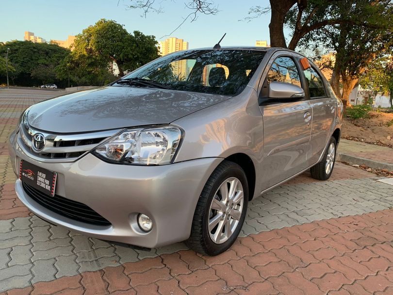 Toyota ETIOS XLS Sedan 1.5 Flex 16V 4p Mec.