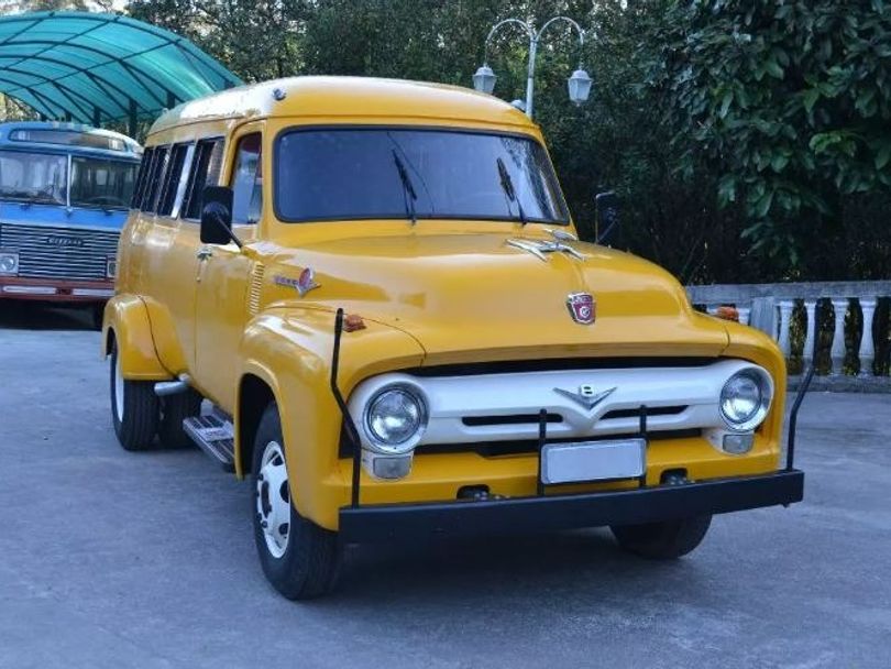 Ford pick up bus