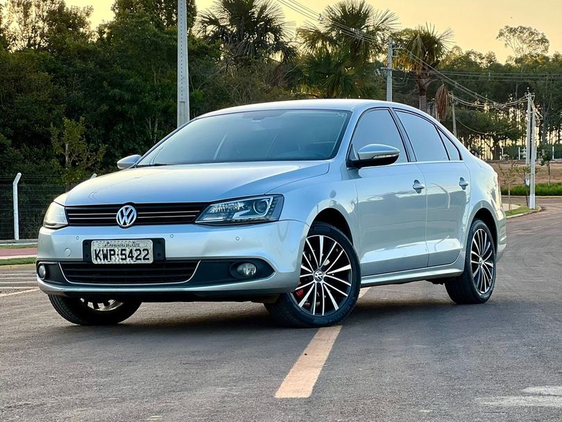 VolksWagen JETTA Highline 2.0 TSI 16V 4p Tiptronic