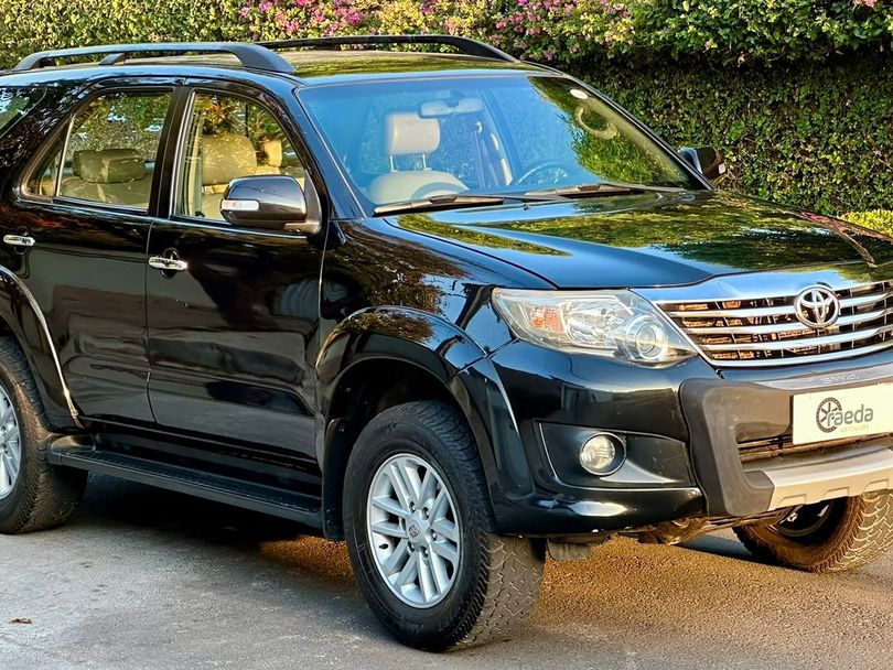 Toyota Hilux SW4 SR 4x2 2.7/ 2.7 Flex 16V Aut.