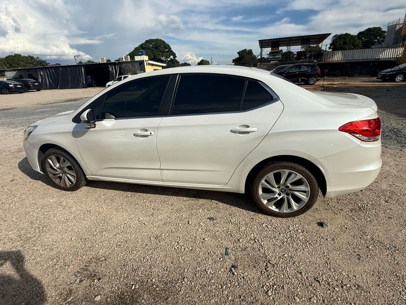 Citroën C4 LOUNGE Tendance 1.6 Turbo 4p Aut