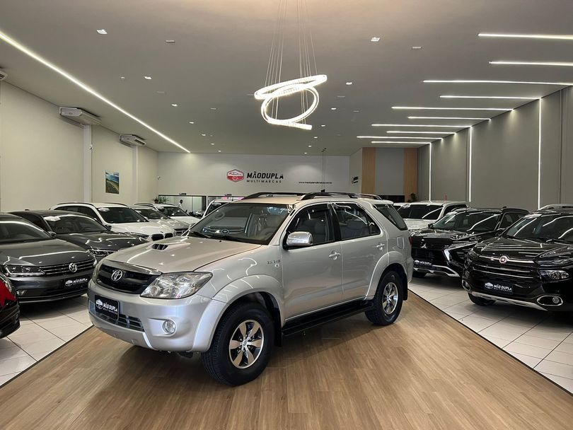 Toyota Hilux SW4 SRV D4-D 4x4 3.0 TDI Dies. Aut