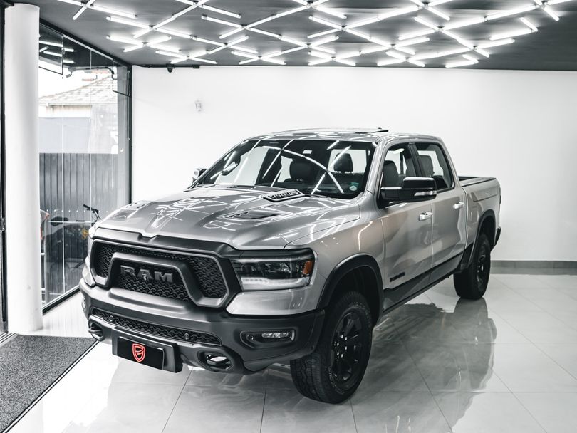 RAM 1500 REBEL 5.7 HEMI CD V8 4x4 Aut.