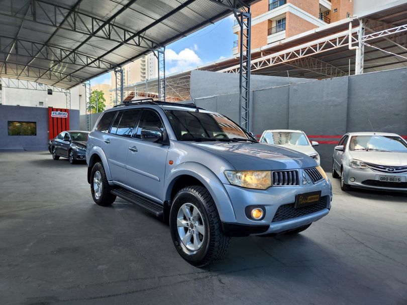 Mitsubishi Pajero DAKAR HPE 3.2 4x4 T.I Dies 5p Aut