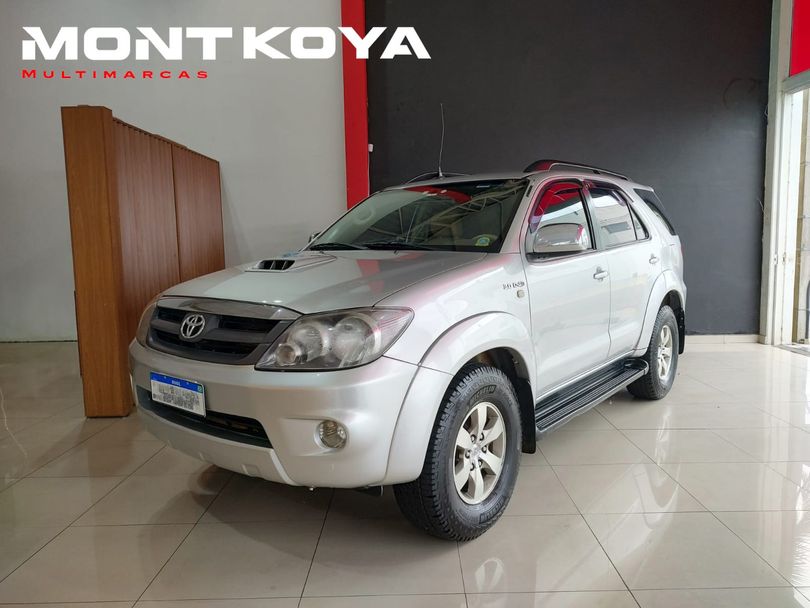Toyota Hilux SW4 SRV D4-D 4x4 3.0 TDI Dies. Aut