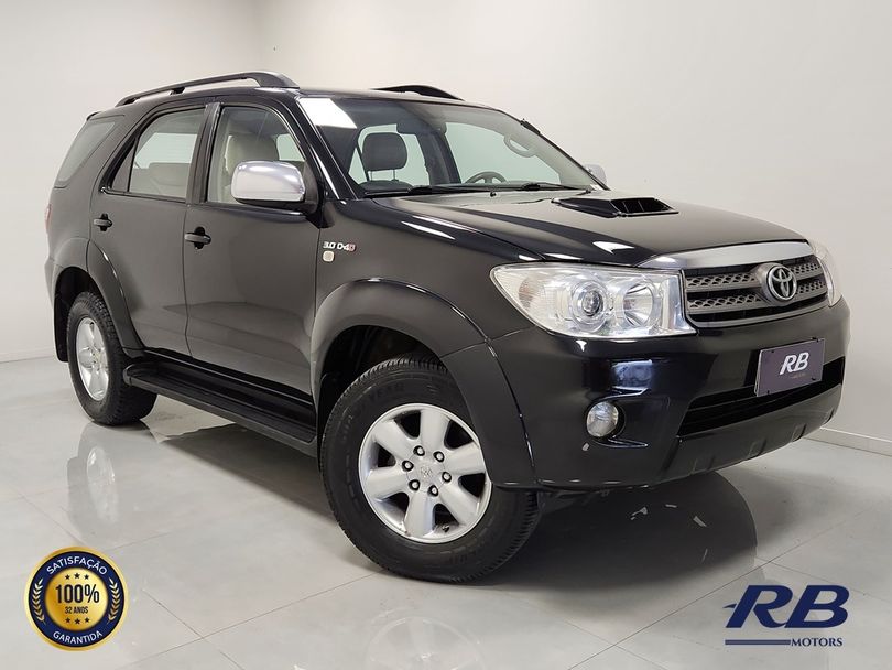 Toyota Hilux SW4 SRV D4-D 4x4 3.0 TDI Dies. Aut