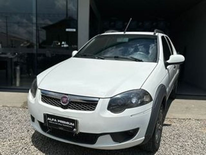 Fiat Strada Trekking 1.6 16V Flex CD