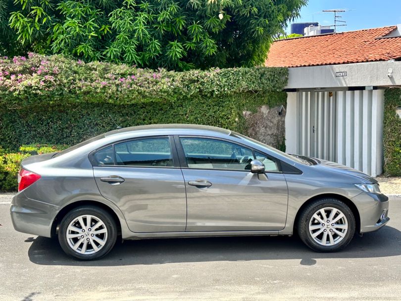 Honda Civic Sedan LXR 2.0 Flexone 16V Aut. 4p