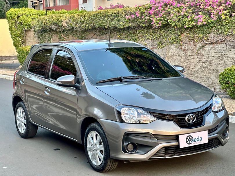 Toyota ETIOS X Plus 1.5 Flex 16V 5p Mec.