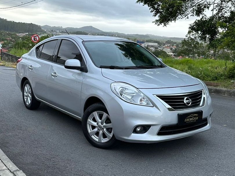 Nissan VERSA SL 1.6 16V Flex Fuel 4p Mec.