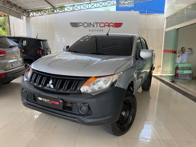 Mitsubishi L200 Tri. Outd. GLX 2.4 CD 4x4 Die. Mec.