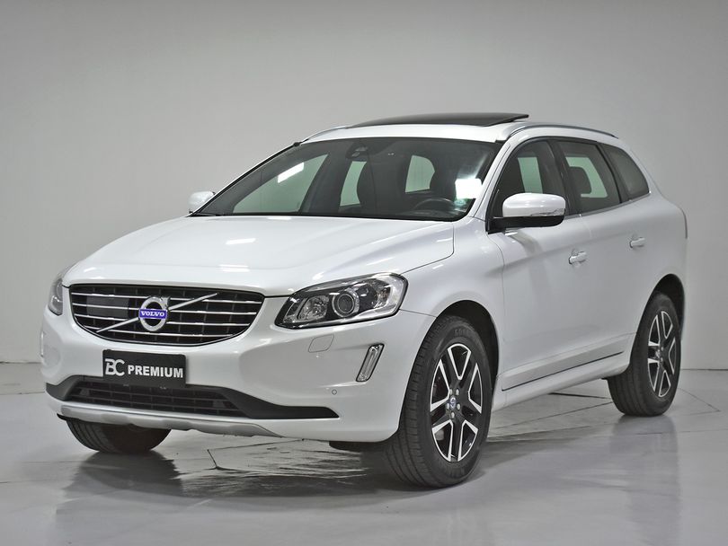 Volvo XC 60 D-5 MOMENTUM 2.4  AWD Diesel  5p