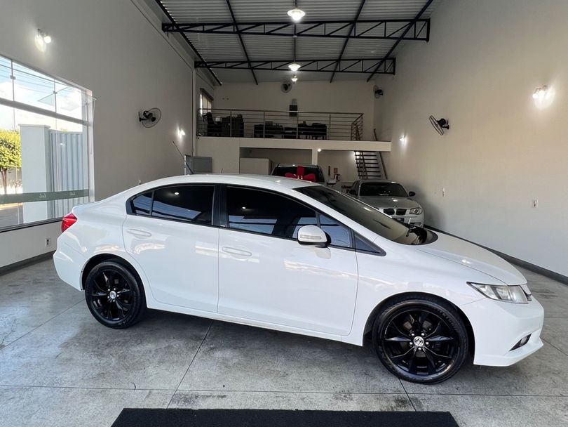 Honda Civic Sedan LXR 2.0 Flexone 16V Aut. 4p