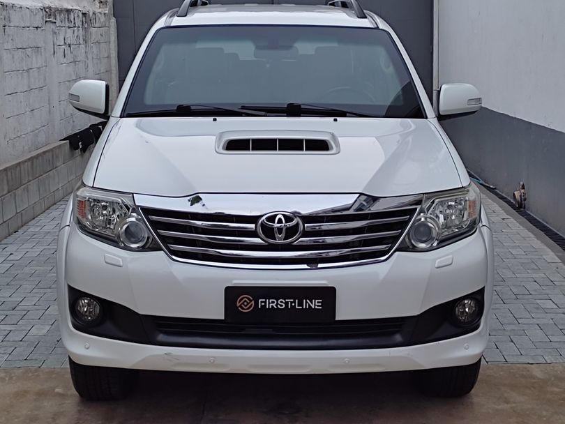Toyota Hilux SW4 SRV D4-D 4x4 3.0 TDI Dies. Aut