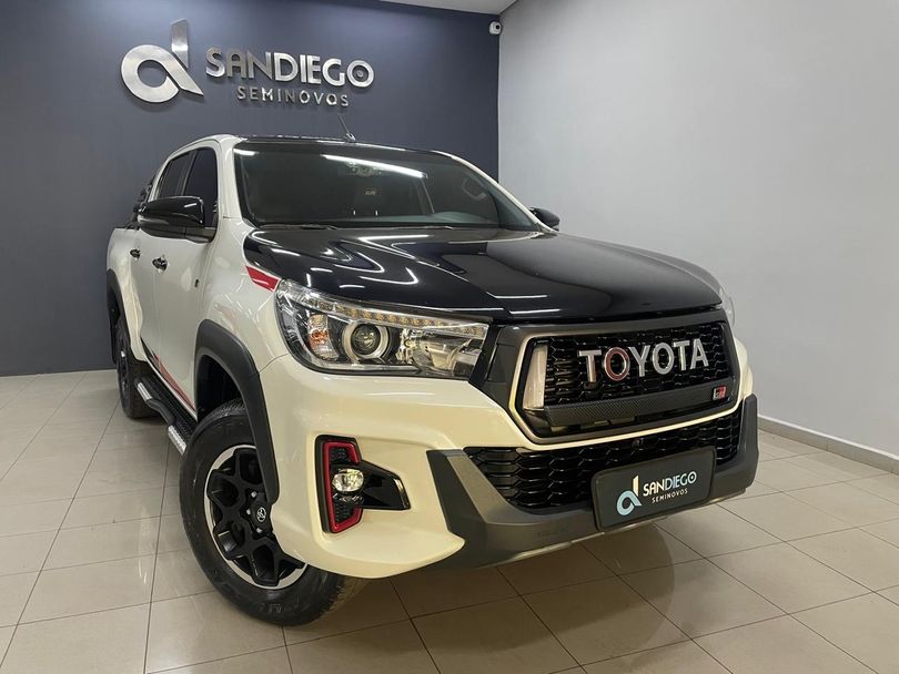 Toyota Hilux CD GR-S 4x4 2.8 TDI Dies. Aut.