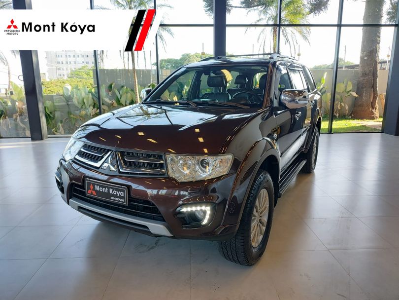 Mitsubishi Pajero HPE 3.2 4x4 T.I. Dies. 5p Aut.