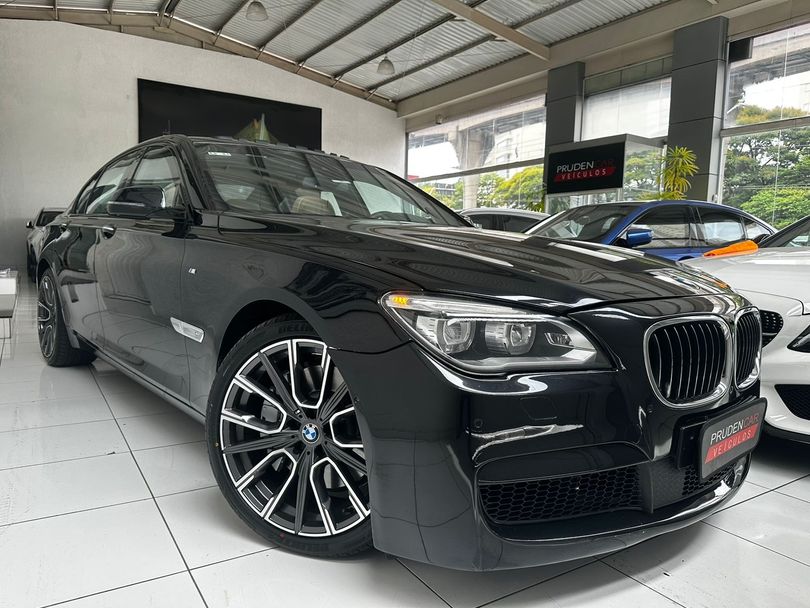 BMW 750i M Sport Sedan 4.4 V8 450cv Aut.