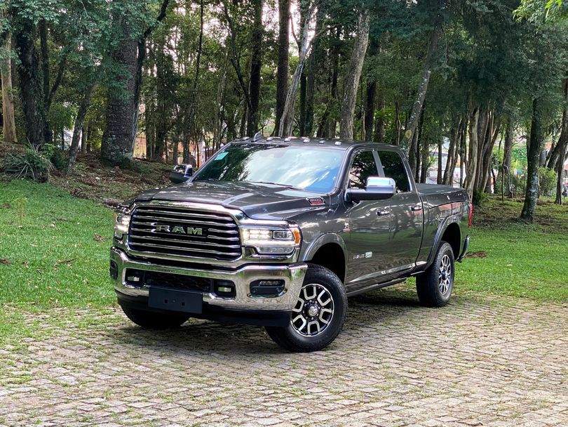 RAM 3500 LARAM. LONGHORN 6.7 TB CD 4x4 Die.