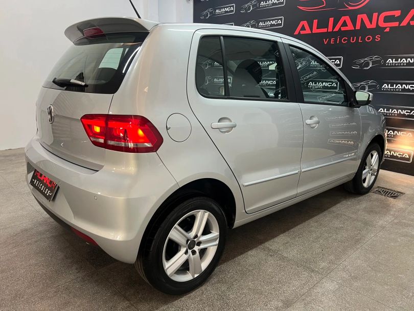 VOLKSWAGEN 1.0 MPI COMFORTLINE 12V FLEX 4P MANUAL