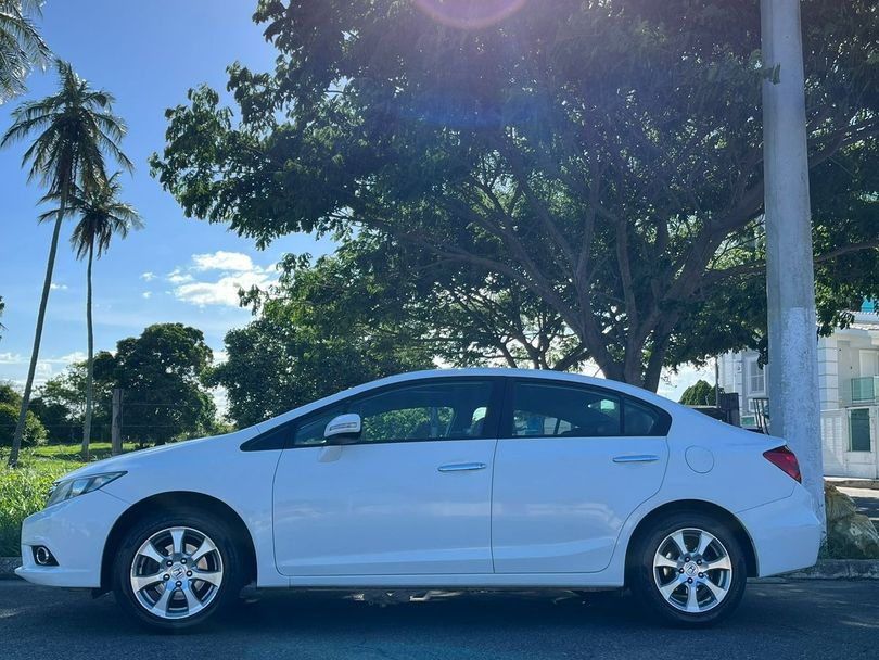 Honda Civic Sedan EXS 1.8/1.8 Flex 16V Aut. 4p