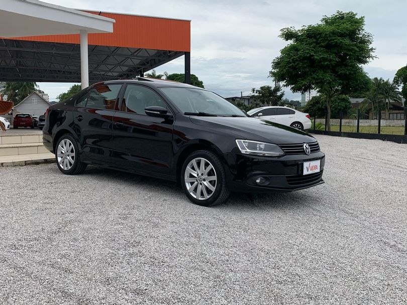 VolksWagen JETTA Comfortline 2.0 T.Flex 8V 4p Tipt.