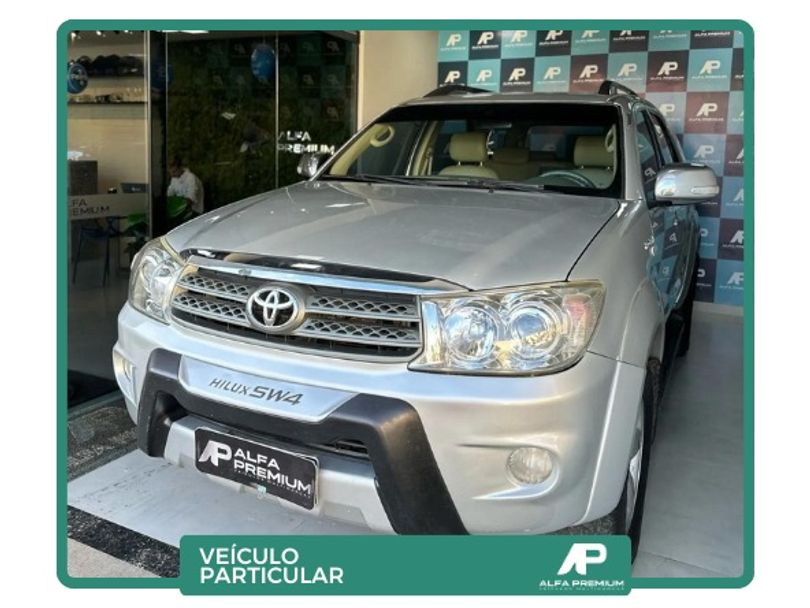 Toyota Hilux SW4 SR 4x2 2.7/ 2.7 Flex 16V Aut.