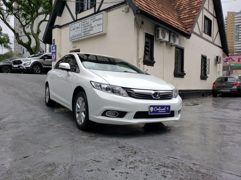 Honda Civic Sedan LXR 2.0 Flexone 16V Aut. 4p